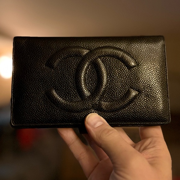CHANEL Classic Black Pebbled Wallet - Picture 8 of 9
